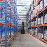 Milyen hatással van a páratartalom három raklap mélyre tolható raklapállványra?